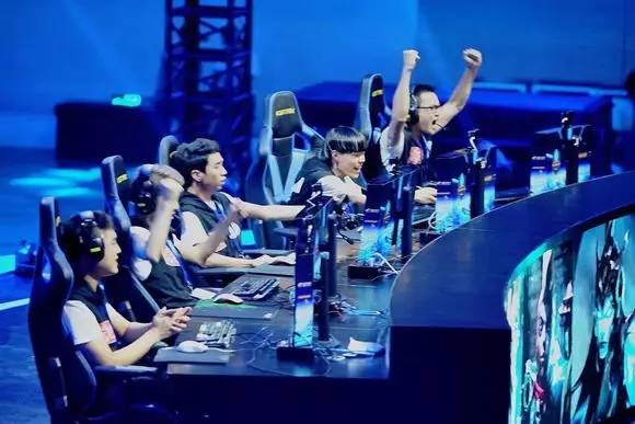 【图集】EDG决赛赛前返图：一起来围观冠军戒指